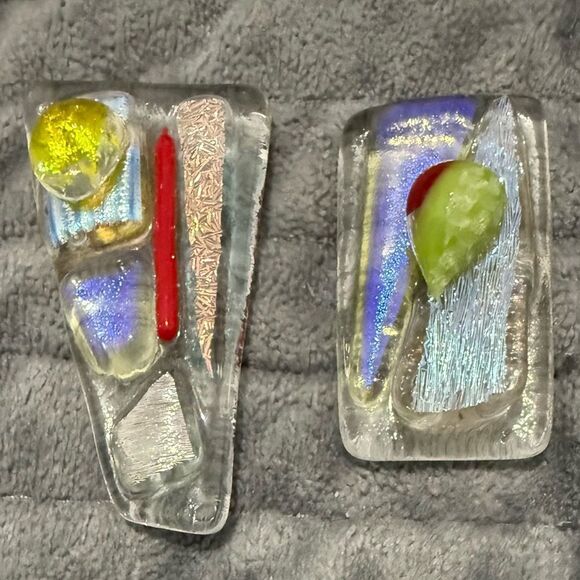 Set of 2 Dichroic Glass Pendants – Iridescent Modern Abstract Pieces - Picture 9 of 17